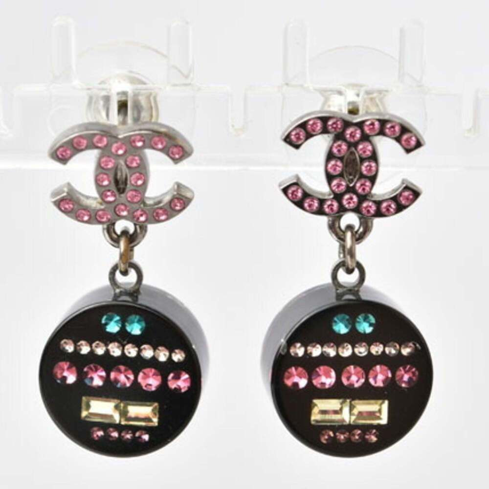 CHANEL Authentic Black Logo Earrings - Picture 6 of 6